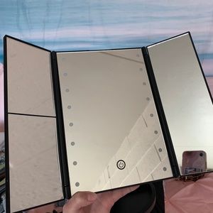 ❗️3 for $20❗️ Fold light up vanity mirror